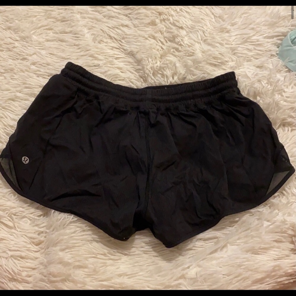 lululemon Hotty Hot Low Rise Short 2.5"